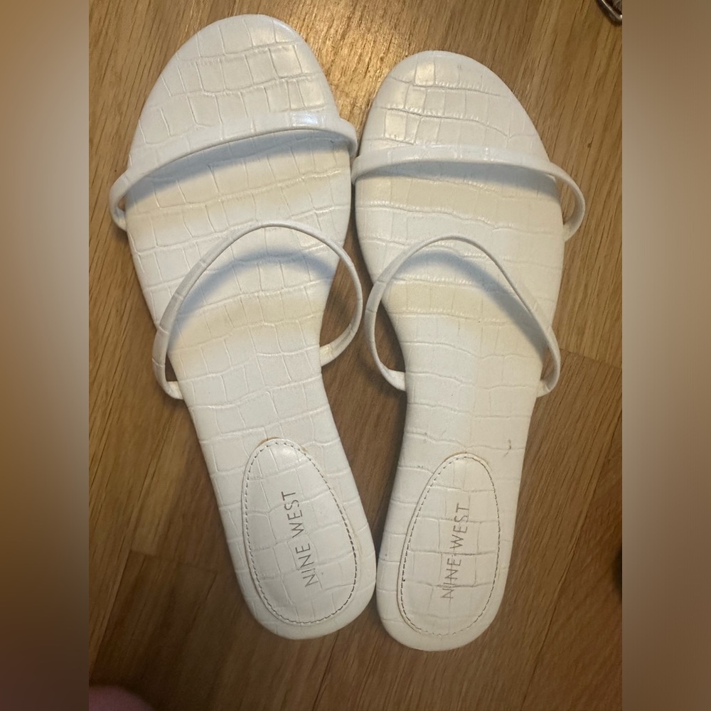 Nine west flat white sandal size 9.5